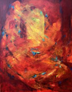 Stort abstrakt maleri i rød, orange og gul, hvor der er masser af perspektiv og dybde - og de små blå fjer, frø eller insekter understreger bevægelsen.